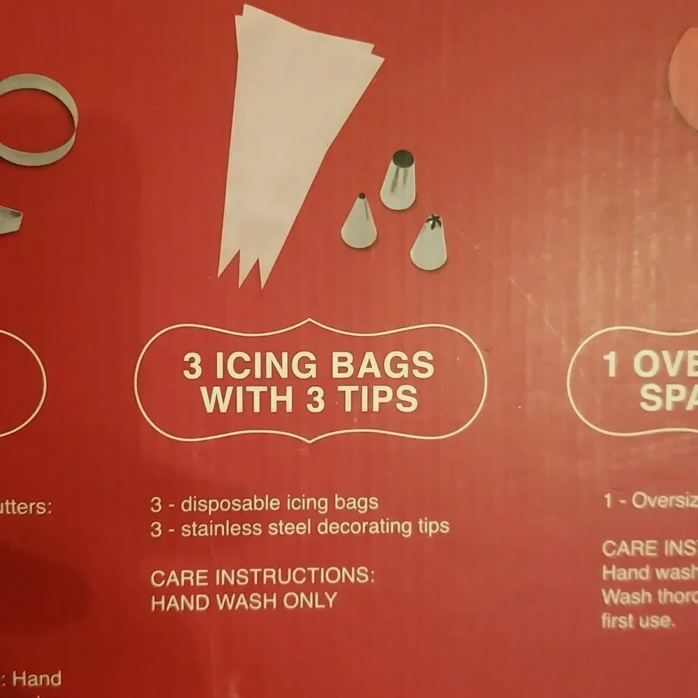 New in Box 16 Piece Baking Set